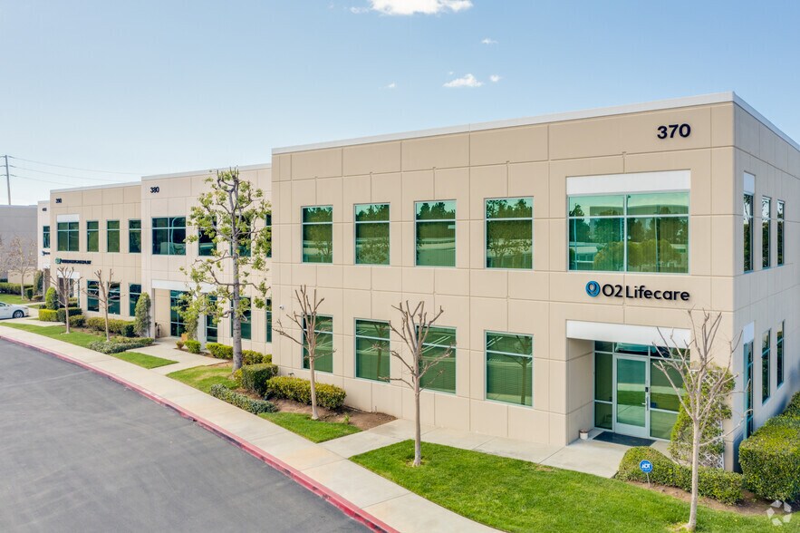 More Photos Of 370 Goddard, Irvine Research And Development For Lease