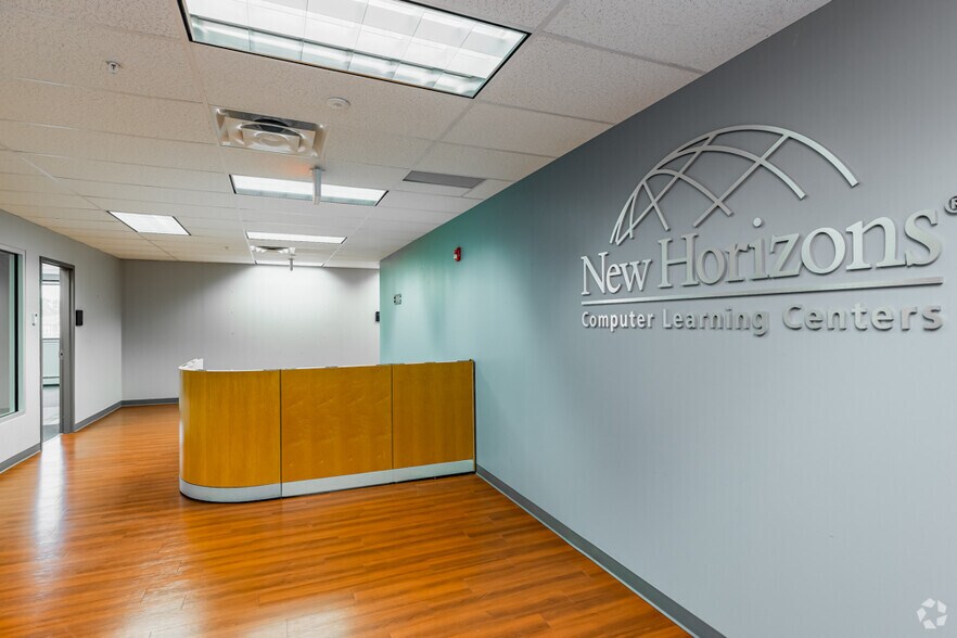 More Photos Of 3 Parkway Center, Pittsburgh Office For Sale