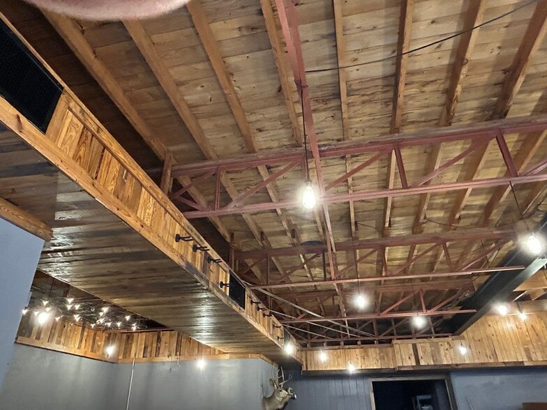 More Photos Of 105 S Main St, Quitman Storefront Retail Office For Sale