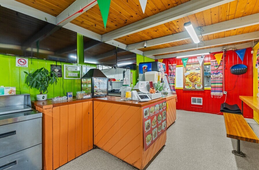 More Photos Of 1175 Newmark Ave, Coos Bay Restaurant For Sale