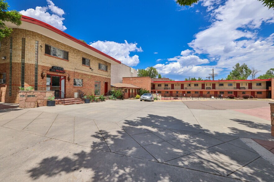 More Photos Of 620 W Colorado Ave, Colorado Springs Hotel For Sale