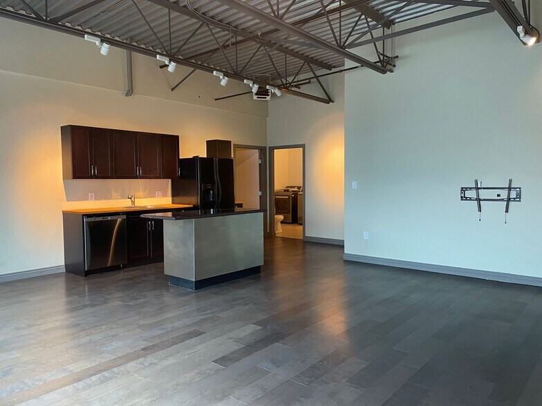 More Photos Of 18669 52nd Ave, Surrey Warehouse For Sale