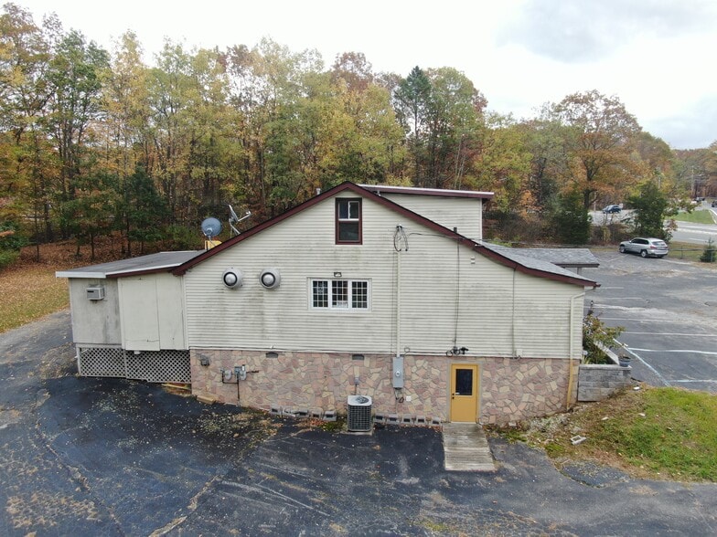 More Photos Of 409 Woodport Rd, Sparta Freestanding For Sale