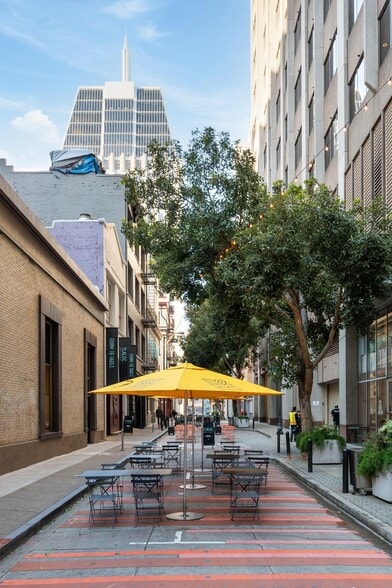 More Photos Of 525-527 Commercial St, San Francisco Restaurant For Lease