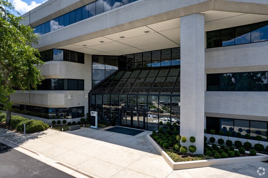 More Photos Of 901 North Lake Destiny Rd, Maitland Office For Lease