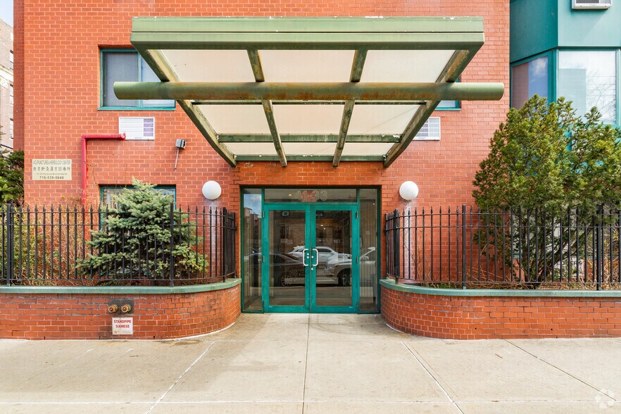 More Photos Of 4133 Parsons Blvd, Flushing Apartments For Sale