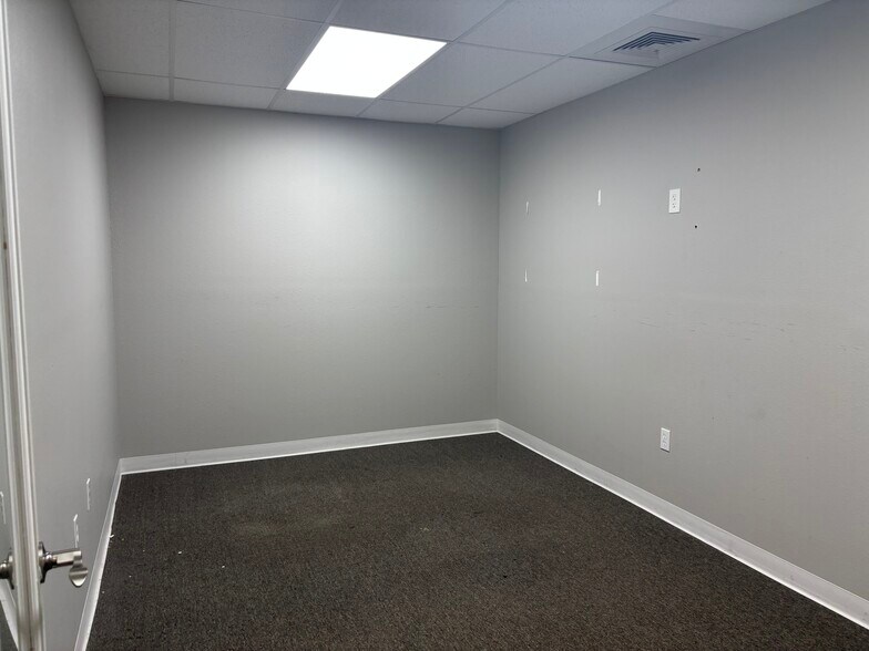 More Photos Of 502 Capital Cir SE, Tallahassee Office For Lease