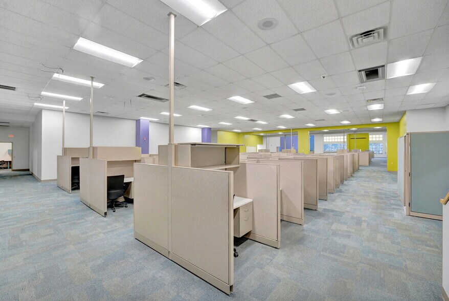 More Photos Of 26 Steele Ave, Arcade Office For Lease