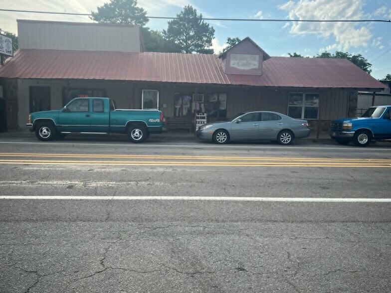 More Photos Of 102 S Main St, Hackett Restaurant For Sale