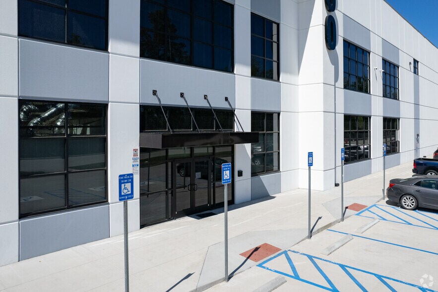 More Photos Of 300 Seabrook Pky, Pooler Warehouse For Lease