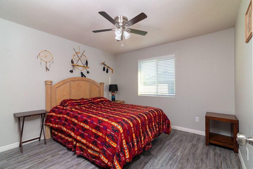 More Photos Of 515 W Pebble Beach Dr, Tempe Specialty For Sale