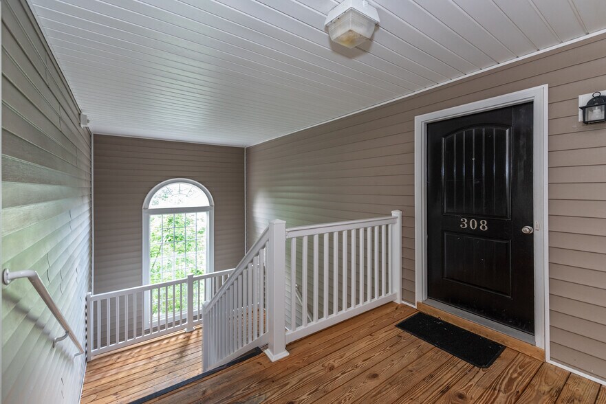 More Photos Of 301 Rotunda St, Lynchburg Apartments For Sale