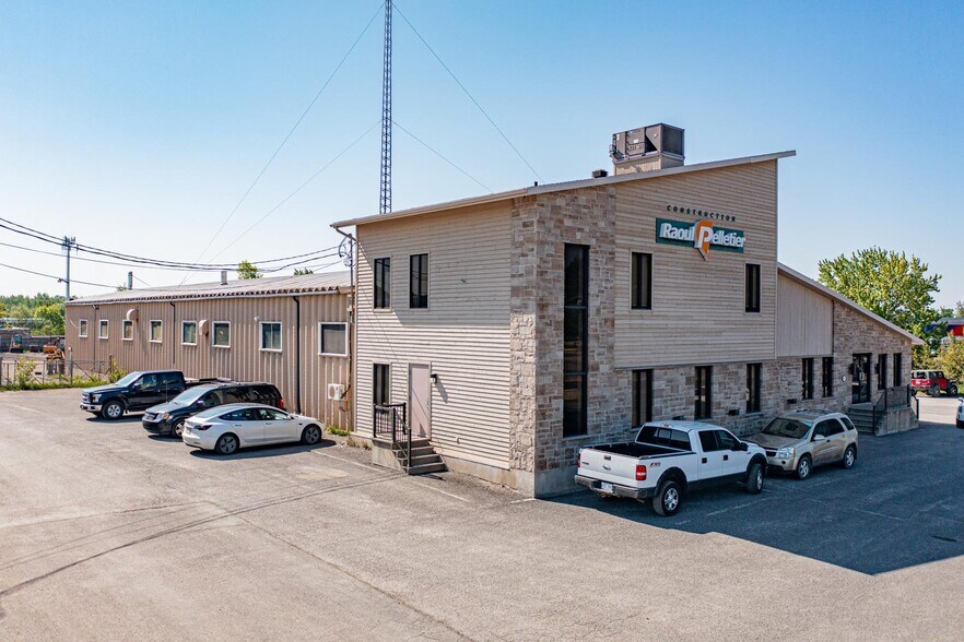 More Photos Of 3650 Boul Guillaume Couture, Lévis Warehouse For Sale