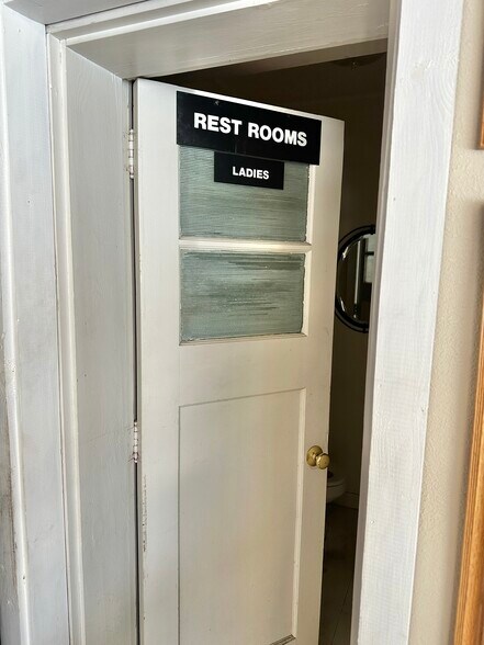 More Photos Of 1401 SE Broadway Ave, Albert Lea Specialty For Sale