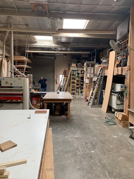 More Photos Of 6733-6735 Suva St, Bell Gardens Warehouse For Lease