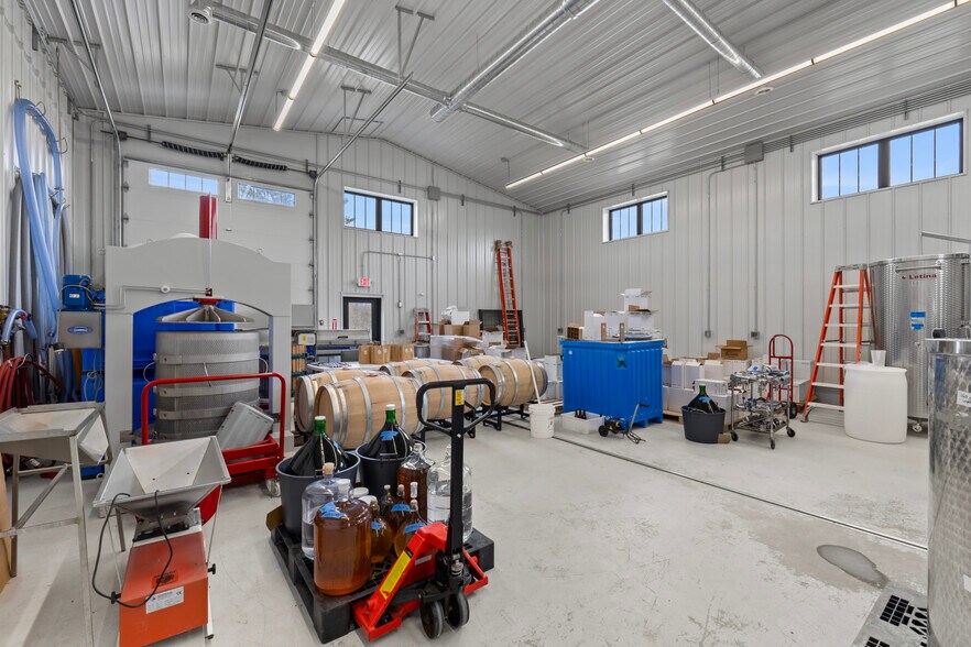 More Photos Of 10 Leeds Junction Rd, Leeds Winery Vineyard For Sale