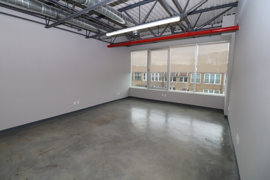 More Photos Of 6425 Central Ave, Glendale Light Manufacturing For Lease