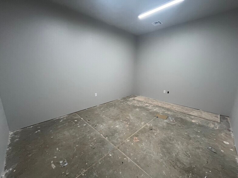 Primary Photo Of 5130 NW 178th St, Edmond Warehouse For Lease