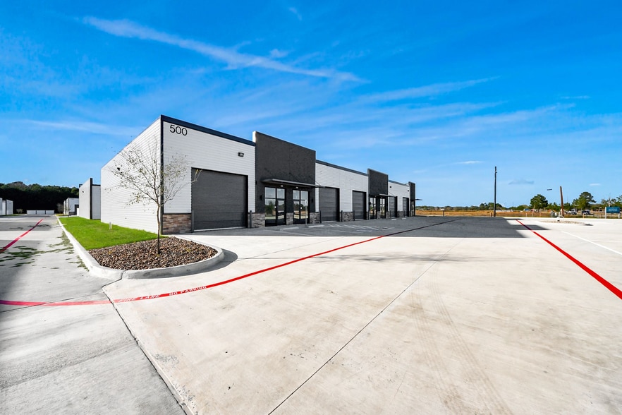 More Photos Of 18011 Cypress Rose Hill Rd, Cypress Unknown For Lease