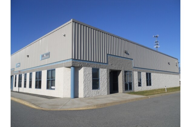 More Photos Of 601-611 Carson Dr, Bear Warehouse For Lease