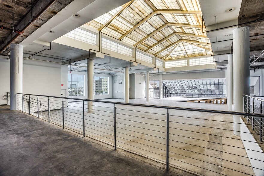 More Photos Of 5440 Lyndon B Johnson Fwy, Dallas Loft Creative Space For Lease