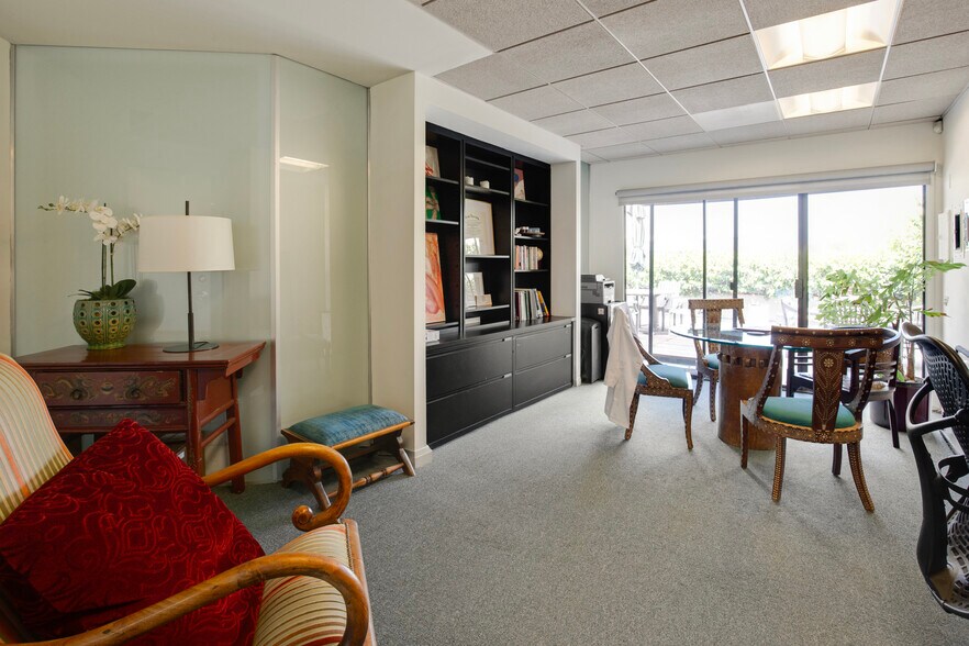 More Photos Of 1325 7th St, Santa Monica Office For Sale