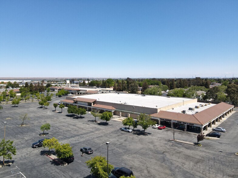 More Photos Of 2710-2982 Delta Fair Blvd, Antioch Storefront For Sale