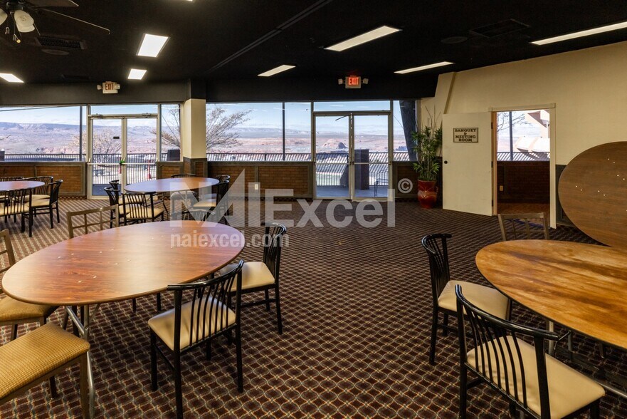 More Photos Of 287 N Lake Powell Blvd, Page Hotel For Sale