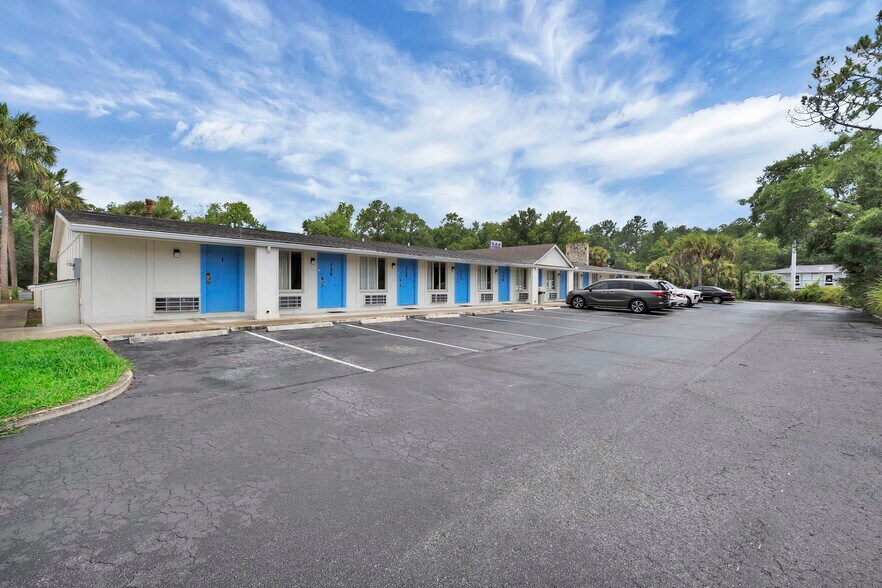 More Photos Of 8285 Dix Ellis Trl, Jacksonville Hotel For Sale