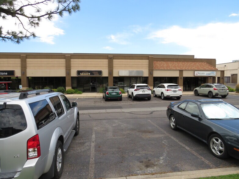 More Photos Of 610 Garrison St, Lakewood Flex For Lease