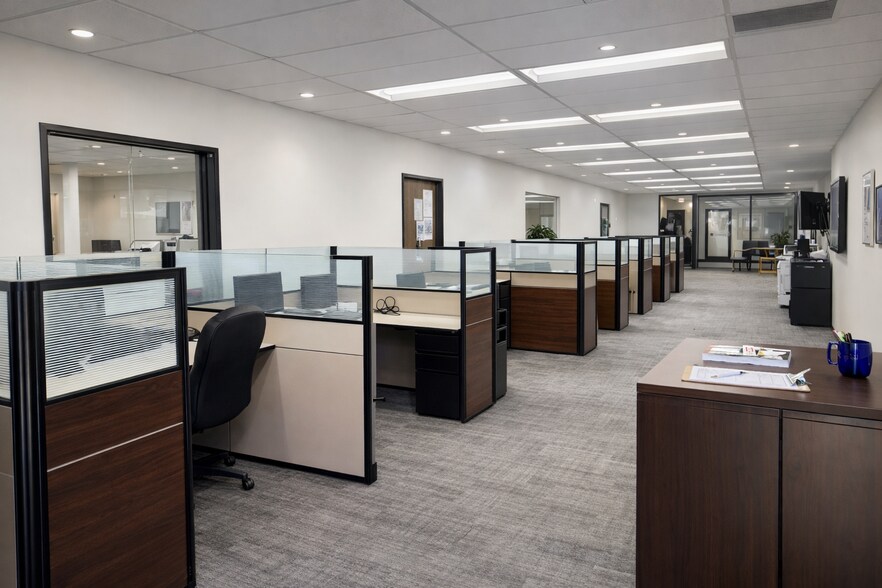 More Photos Of 8320-8350 Isis Ave, Los Angeles Industrial For Sale