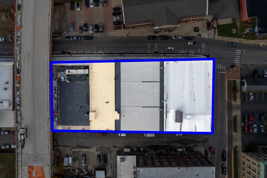 More Photos Of 923 N E St, Richmond Storefront For Sale