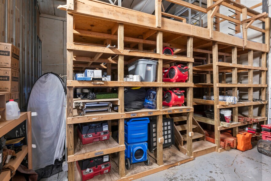 More Photos Of 105 E Cornwell Ln, Purcellville Warehouse For Sale