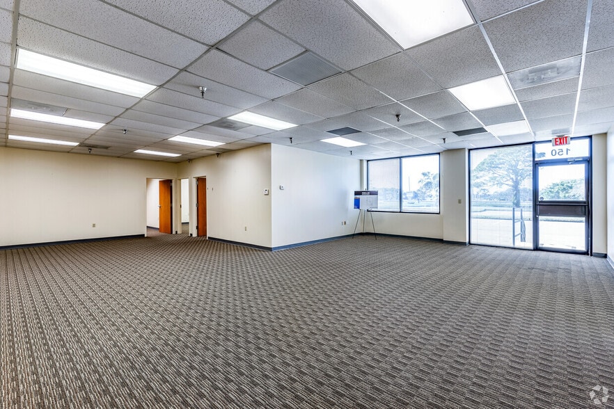 More Photos Of 11001 Roosevelt Blvd, Saint Petersburg Unknown For Lease