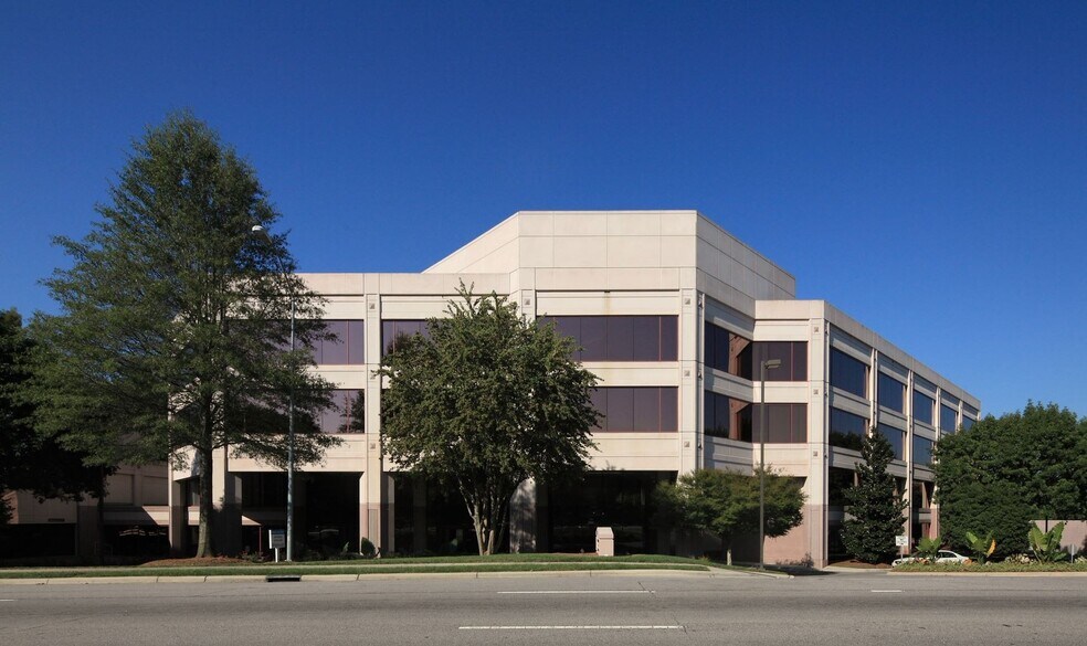 More Photos Of 3737 Glenwood Ave, Raleigh Office For Lease