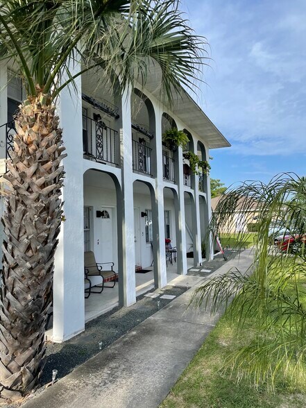 More Photos Of 102 Lullwater St, Deltona Apartments For Sale
