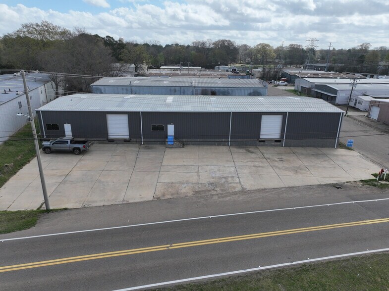 Primary Photo Of 650 Ridgewood Rd, Ridgeland Warehouse For Lease