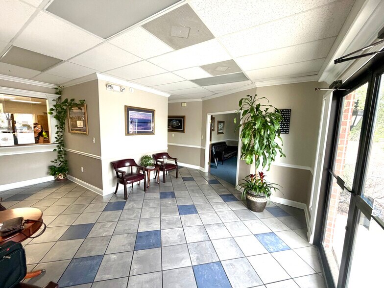 More Photos Of 182 Laurelhurst Ave, Columbia Medical For Lease