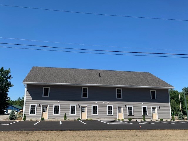 More Photos Of 2 Oxbow Pond Rd, Canterbury Warehouse For Lease