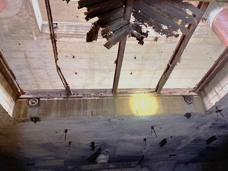 More Photos Of 1100R S Christopher Columbus Blvd, Philadelphia Industrial For Sale