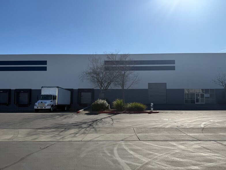 More Photos Of 256 Sutton Pl, Santa Rosa Distribution For Lease