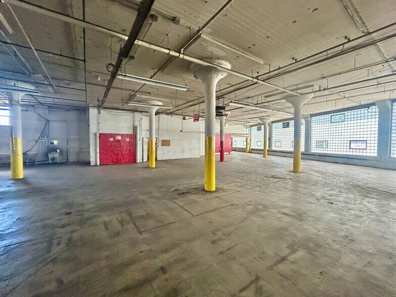 More Photos Of 620 Spring St, North Dighton Warehouse For Lease