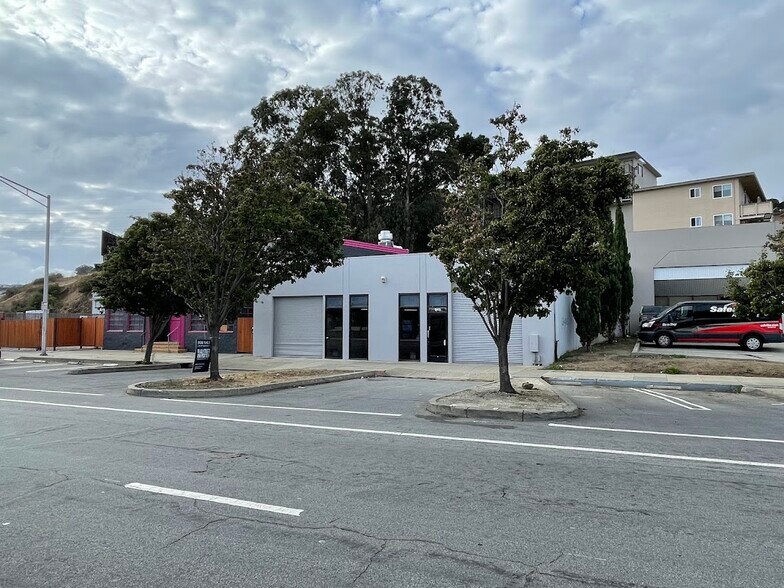 More Photos Of 943-945 Airport Blvd, South San Francisco Service For Lease