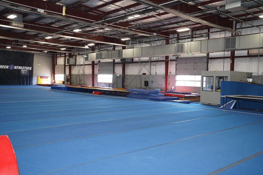 More Photos Of 3773 Monarch St, Frederick Warehouse For Lease