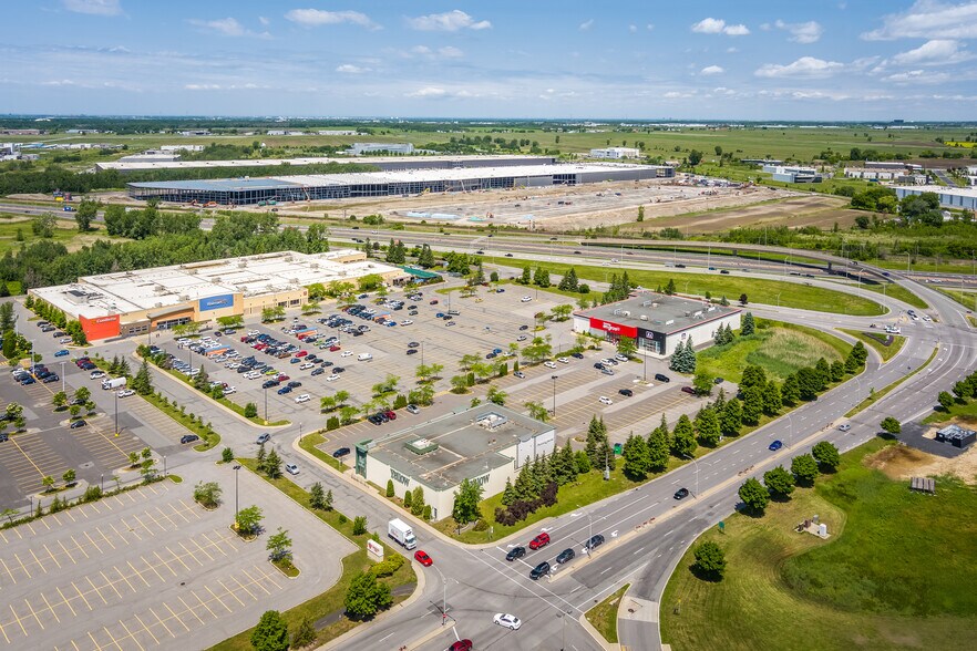 More Photos Of 1011-1195 BOUL St-Bruno, St-Bruno-de-Montarville Unknown For Lease