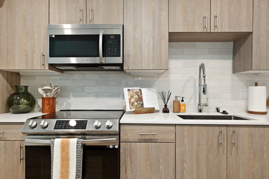 More Photos Of 2426 4th Ave, San Diego Apartments For Lease