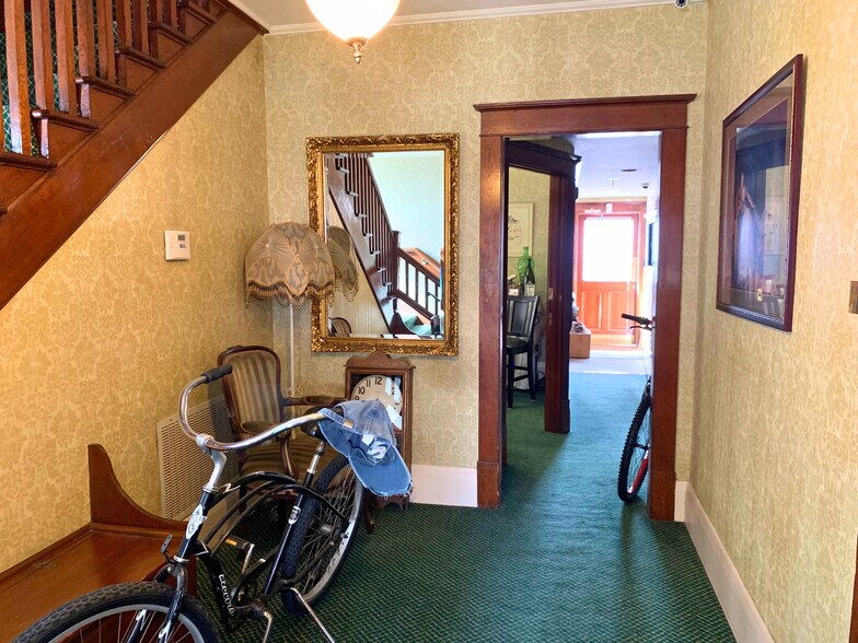 More Photos Of 1460 W 9th St, Upland Office Residential For Sale