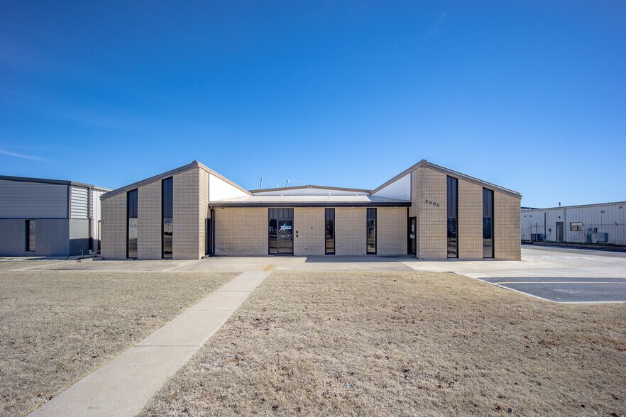 Primary Photo Of 2805 Broce Dr, Norman Warehouse For Sale