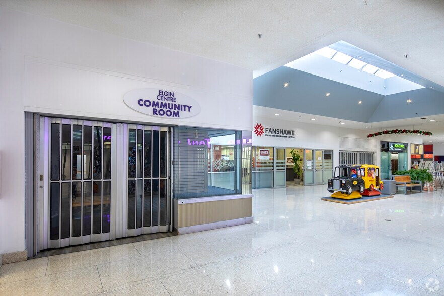 More Photos Of 417 Wellington St, St Thomas Freestanding For Lease