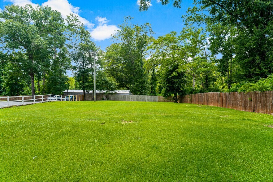 More Photos Of 872 Deer Wood Ln, Chipley Apartments For Sale
